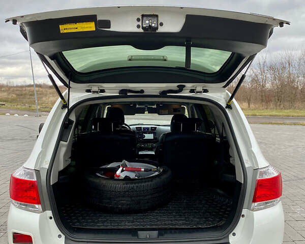 Тойота Хайлендер 2013 в Днепре (Днепропетровске) на Automoto.ua Белый Тойота Хайлендер, объемом двигателя 3.46 л и пробегом 170 тыс. км за 19000 $, фото 8 на Automoto.ua