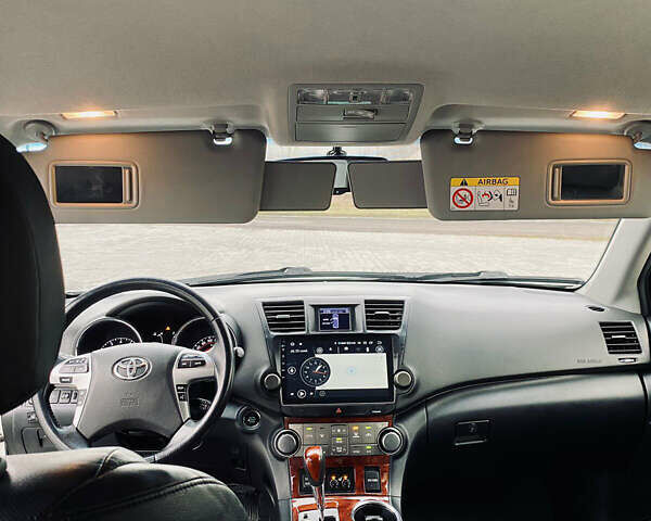 Тойота Хайлендер 2013 в Днепре (Днепропетровске) на Automoto.ua Белый Тойота Хайлендер, объемом двигателя 3.46 л и пробегом 170 тыс. км за 19000 $, фото 17 на Automoto.ua