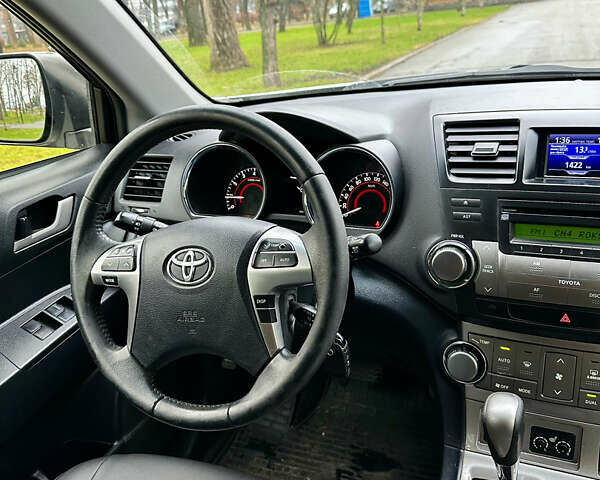 Белый Тойота Хайлендер, объемом двигателя 3.5 л и пробегом 199 тыс. км за 16800 $, фото 10 на Automoto.ua