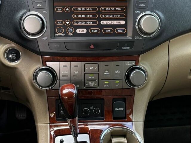 Белый Тойота Хайлендер, объемом двигателя 3.5 л и пробегом 95 тыс. км за 23500 $, фото 12 на Automoto.ua