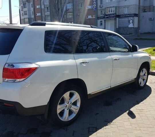 Белый Тойота Хайлендер, объемом двигателя 3.5 л и пробегом 278 тыс. км за 18000 $, фото 4 на Automoto.ua