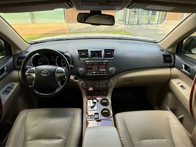 Белый Тойота Хайлендер, объемом двигателя 3.5 л и пробегом 95 тыс. км за 23500 $, фото 14 на Automoto.ua