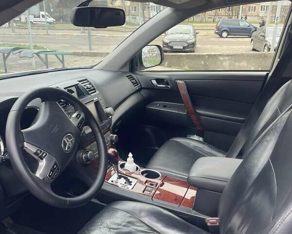 Белый Тойота Хайлендер, объемом двигателя 3.5 л и пробегом 280 тыс. км за 18000 $, фото 10 на Automoto.ua