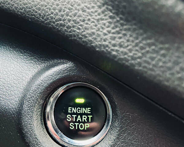 Тойота Хайлендер 2013 в Днепре (Днепропетровске) на Automoto.ua Белый Тойота Хайлендер, объемом двигателя 3.46 л и пробегом 170 тыс. км за 19000 $, фото 13 на Automoto.ua