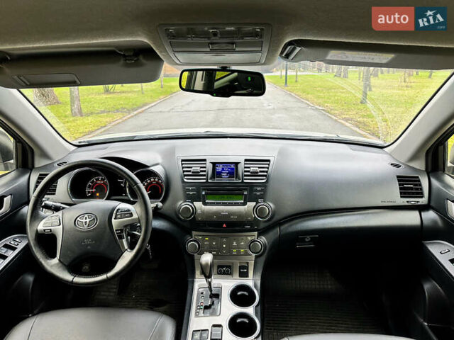 Белый Тойота Хайлендер, объемом двигателя 3.5 л и пробегом 199 тыс. км за 16800 $, фото 8 на Automoto.ua