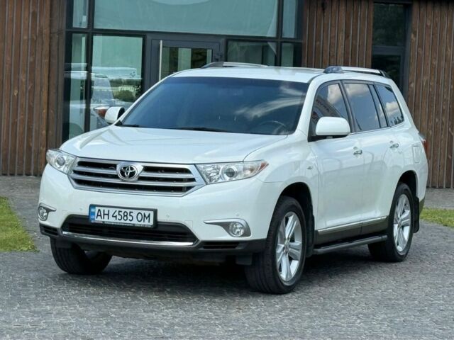 Белый Тойота Хайлендер, объемом двигателя 3.5 л и пробегом 95 тыс. км за 23500 $, фото 1 на Automoto.ua