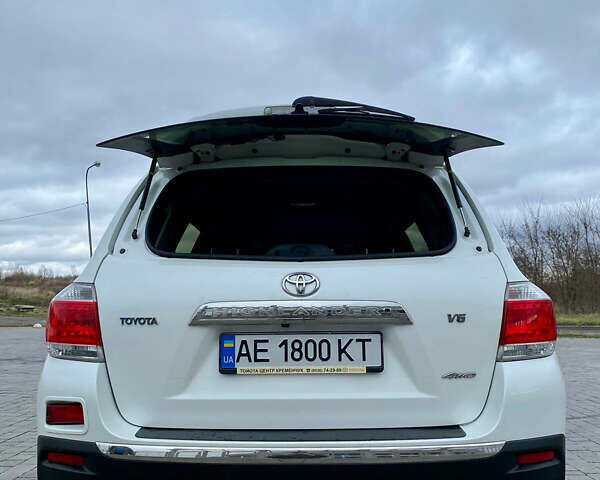 Тойота Хайлендер 2013 в Днепре (Днепропетровске) на Automoto.ua Белый Тойота Хайлендер, объемом двигателя 3.46 л и пробегом 170 тыс. км за 19000 $, фото 4 на Automoto.ua