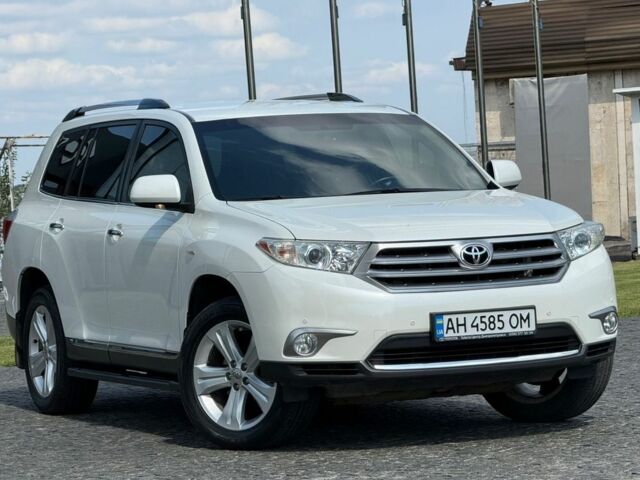 Белый Тойота Хайлендер, объемом двигателя 3.5 л и пробегом 95 тыс. км за 23500 $, фото 2 на Automoto.ua