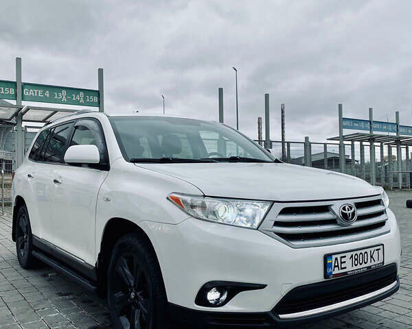 Тойота Хайлендер 2013 в Днепре (Днепропетровске) на Automoto.ua Белый Тойота Хайлендер, объемом двигателя 3.46 л и пробегом 170 тыс. км за 19000 $, фото 25 на Automoto.ua