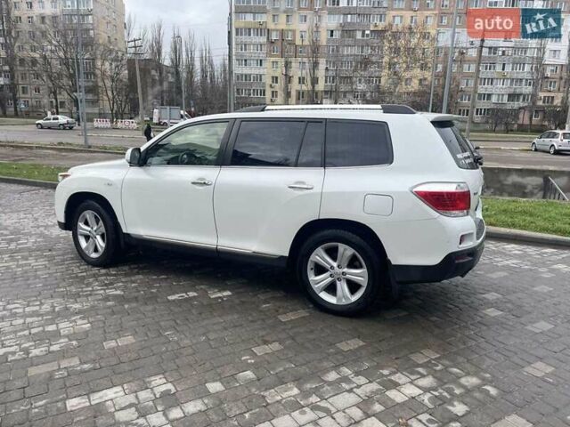 Белый Тойота Хайлендер, объемом двигателя 3.5 л и пробегом 280 тыс. км за 18000 $, фото 5 на Automoto.ua