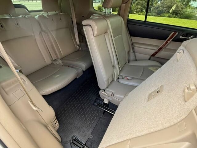 Белый Тойота Хайлендер, объемом двигателя 3.5 л и пробегом 95 тыс. км за 23500 $, фото 19 на Automoto.ua