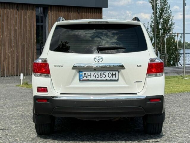 Белый Тойота Хайлендер, объемом двигателя 3.5 л и пробегом 95 тыс. км за 23500 $, фото 4 на Automoto.ua