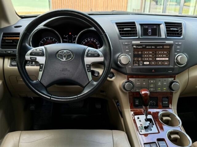 Белый Тойота Хайлендер, объемом двигателя 3.5 л и пробегом 95 тыс. км за 23500 $, фото 11 на Automoto.ua