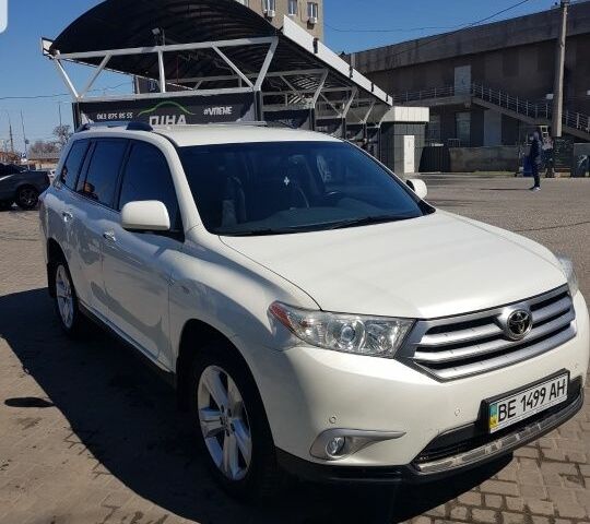 Белый Тойота Хайлендер, объемом двигателя 3.5 л и пробегом 278 тыс. км за 18000 $, фото 5 на Automoto.ua