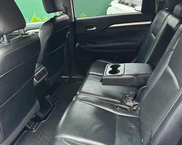 Белый Тойота Хайлендер, объемом двигателя 3.46 л и пробегом 245 тыс. км за 23500 $, фото 29 на Automoto.ua