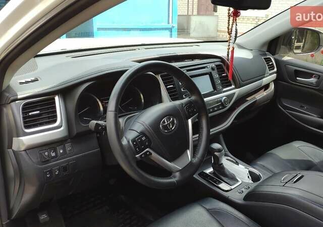 Белый Тойота Хайлендер, объемом двигателя 3.5 л и пробегом 88 тыс. км за 29000 $, фото 18 на Automoto.ua