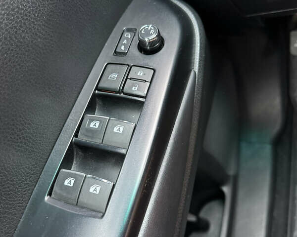 Белый Тойота Хайлендер, объемом двигателя 3.46 л и пробегом 245 тыс. км за 23500 $, фото 31 на Automoto.ua