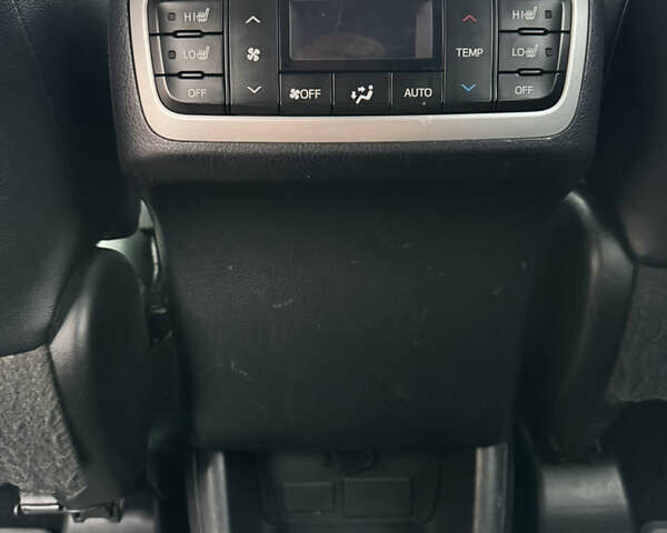 Белый Тойота Хайлендер, объемом двигателя 3.46 л и пробегом 245 тыс. км за 23500 $, фото 39 на Automoto.ua