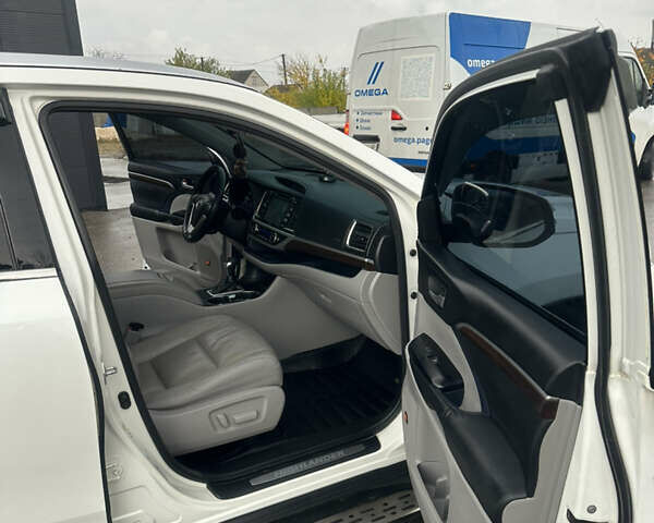 Білий Тойота Хайлендер, об'ємом двигуна 3.55 л та пробігом 190 тис. км за 24300 $, фото 29 на Automoto.ua