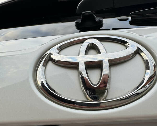 Белый Тойота Хайлендер, объемом двигателя 3.46 л и пробегом 245 тыс. км за 23500 $, фото 45 на Automoto.ua