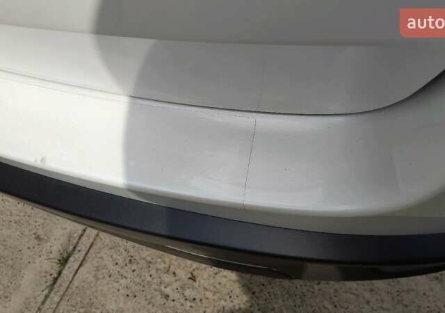 Белый Тойота Хайлендер, объемом двигателя 3.5 л и пробегом 88 тыс. км за 29000 $, фото 3 на Automoto.ua