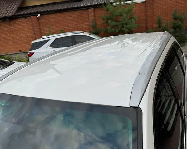 Белый Тойота Хайлендер, объемом двигателя 3.46 л и пробегом 245 тыс. км за 23500 $, фото 8 на Automoto.ua