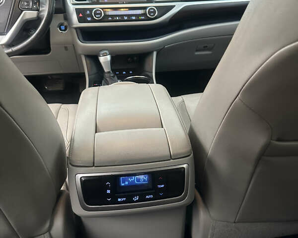 Білий Тойота Хайлендер, об'ємом двигуна 3.55 л та пробігом 190 тис. км за 24300 $, фото 25 на Automoto.ua