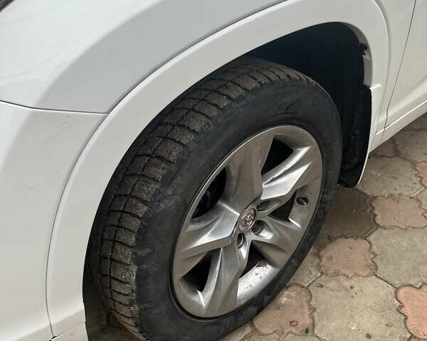 Белый Тойота Хайлендер, объемом двигателя 3.46 л и пробегом 265 тыс. км за 23300 $, фото 8 на Automoto.ua