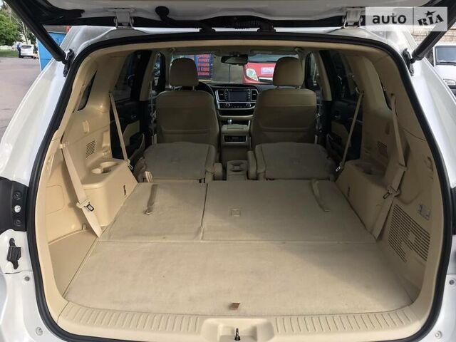 Білий Тойота Хайлендер, об'ємом двигуна 3.5 л та пробігом 214 тис. км за 26500 $, фото 9 на Automoto.ua