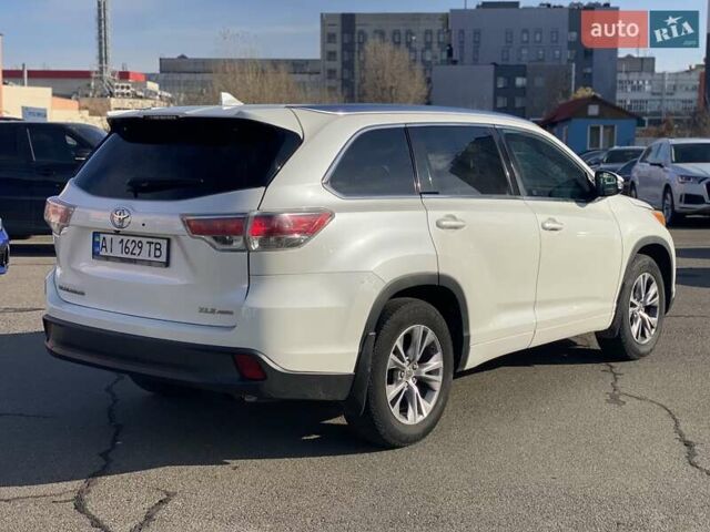 Белый Тойота Хайлендер, объемом двигателя 3.5 л и пробегом 252 тыс. км за 20990 $, фото 3 на Automoto.ua