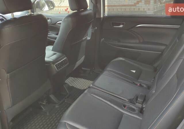 Белый Тойота Хайлендер, объемом двигателя 3.5 л и пробегом 88 тыс. км за 29000 $, фото 10 на Automoto.ua