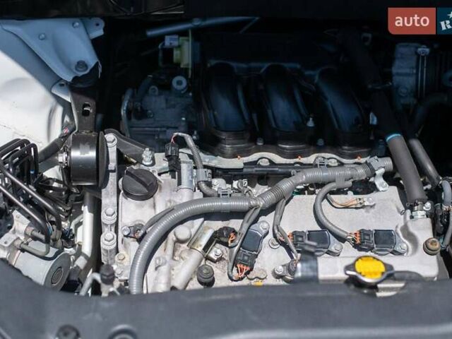 Белый Тойота Хайлендер, объемом двигателя 3.5 л и пробегом 392 тыс. км за 19500 $, фото 13 на Automoto.ua