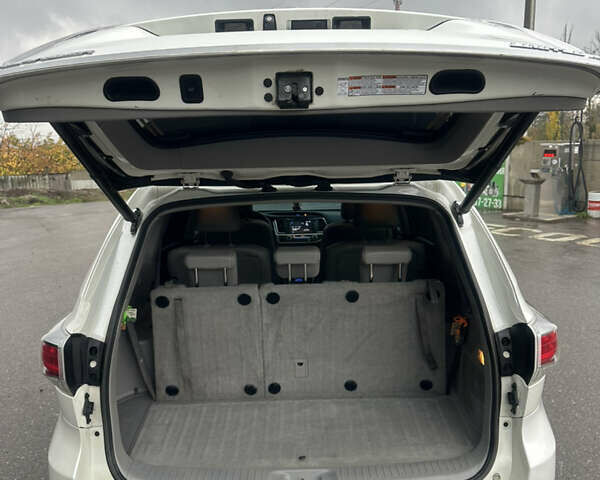 Білий Тойота Хайлендер, об'ємом двигуна 3.55 л та пробігом 190 тис. км за 24300 $, фото 8 на Automoto.ua