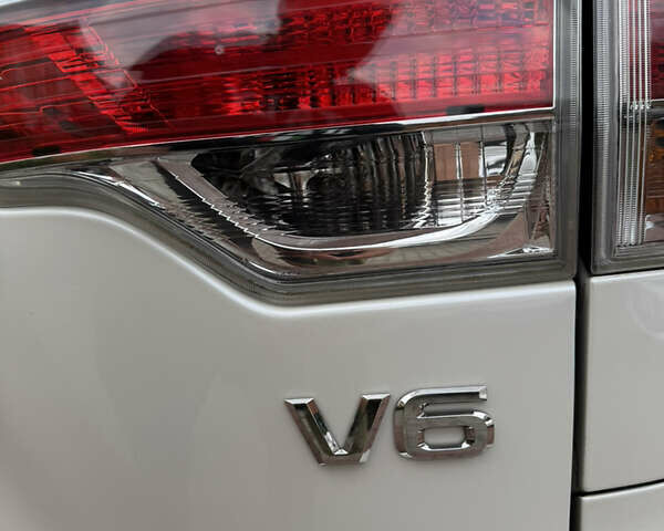 Белый Тойота Хайлендер, объемом двигателя 3.46 л и пробегом 245 тыс. км за 23500 $, фото 13 на Automoto.ua