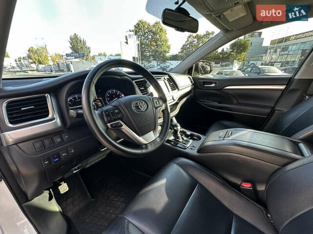 Білий Тойота Хайлендер, об'ємом двигуна 3.55 л та пробігом 120 тис. км за 21000 $, фото 16 на Automoto.ua