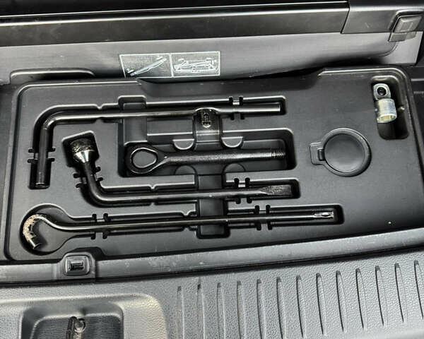 Белый Тойота Хайлендер, объемом двигателя 3.46 л и пробегом 245 тыс. км за 23500 $, фото 47 на Automoto.ua