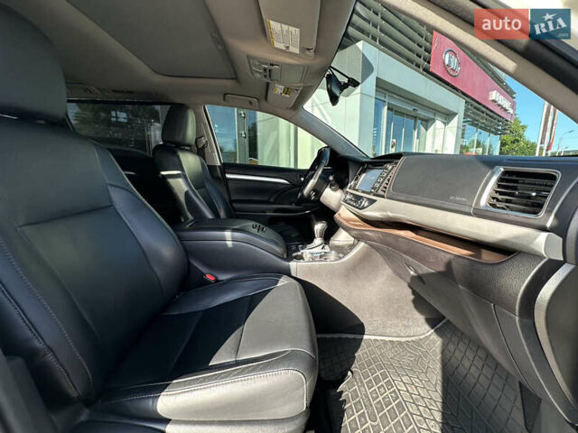 Білий Тойота Хайлендер, об'ємом двигуна 3.55 л та пробігом 120 тис. км за 21000 $, фото 11 на Automoto.ua