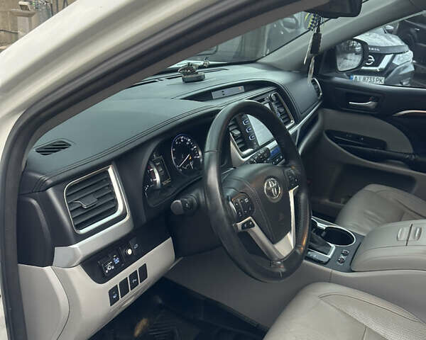 Білий Тойота Хайлендер, об'ємом двигуна 3.55 л та пробігом 190 тис. км за 24300 $, фото 22 на Automoto.ua