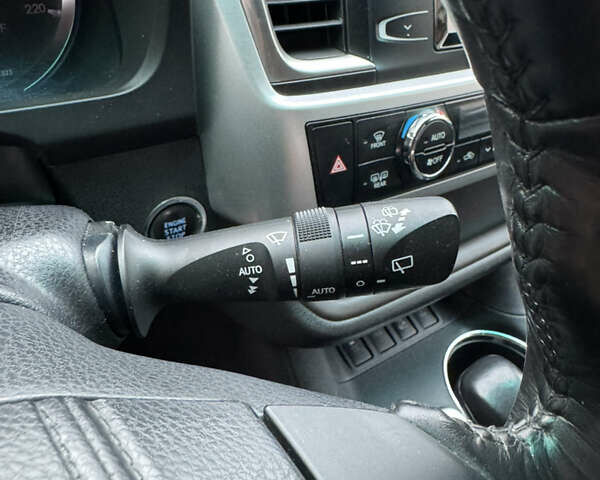 Белый Тойота Хайлендер, объемом двигателя 3.46 л и пробегом 245 тыс. км за 23500 $, фото 25 на Automoto.ua