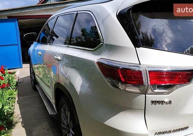 Белый Тойота Хайлендер, объемом двигателя 3.5 л и пробегом 88 тыс. км за 29000 $, фото 24 на Automoto.ua
