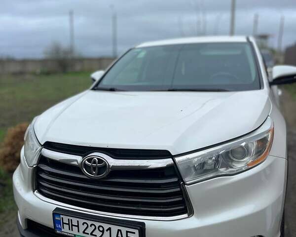 Белый Тойота Хайлендер, объемом двигателя 3.5 л и пробегом 392 тыс. км за 19500 $, фото 11 на Automoto.ua