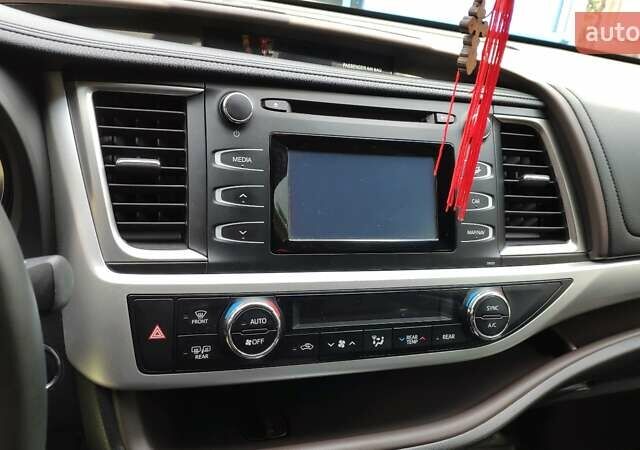 Белый Тойота Хайлендер, объемом двигателя 3.5 л и пробегом 88 тыс. км за 29000 $, фото 16 на Automoto.ua