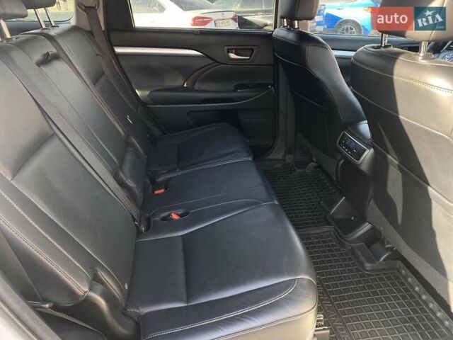 Белый Тойота Хайлендер, объемом двигателя 3.5 л и пробегом 252 тыс. км за 20990 $, фото 14 на Automoto.ua