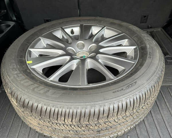 Белый Тойота Хайлендер, объемом двигателя 3.46 л и пробегом 245 тыс. км за 23500 $, фото 12 на Automoto.ua