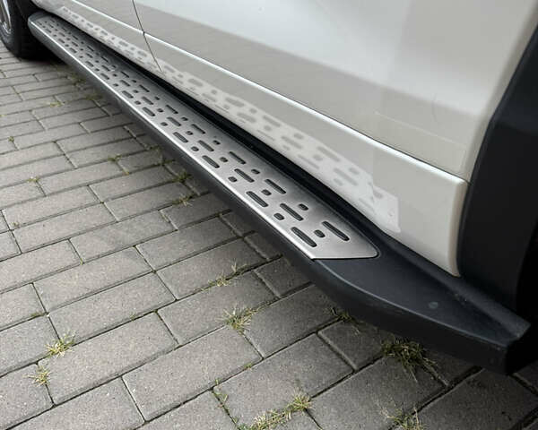 Белый Тойота Хайлендер, объемом двигателя 3.46 л и пробегом 245 тыс. км за 23500 $, фото 15 на Automoto.ua