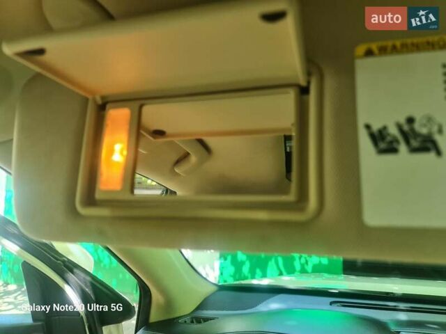 Білий Тойота Хайлендер, об'ємом двигуна 3.46 л та пробігом 221 тис. км за 24000 $, фото 5 на Automoto.ua