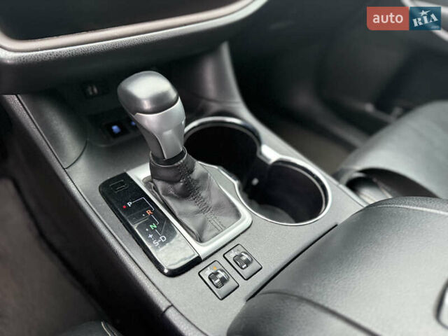 Белый Тойота Хайлендер, объемом двигателя 2.67 л и пробегом 152 тыс. км за 22800 $, фото 24 на Automoto.ua