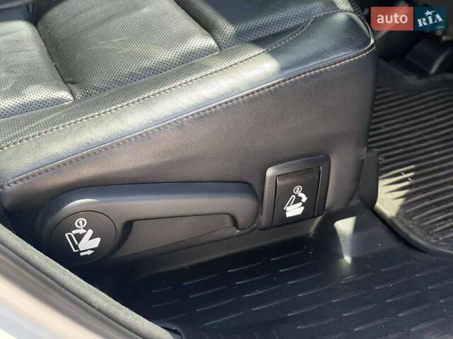 Білий Тойота Хайлендер, об'ємом двигуна 3.46 л та пробігом 158 тис. км за 21500 $, фото 24 на Automoto.ua