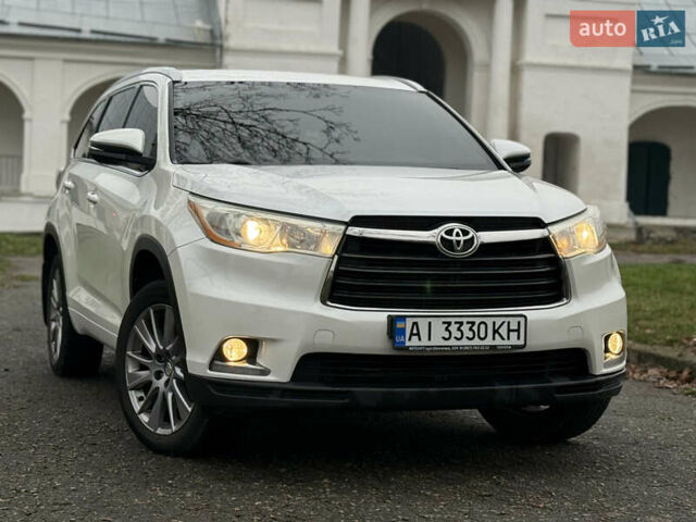 Белый Тойота Хайлендер, объемом двигателя 2.67 л и пробегом 152 тыс. км за 22800 $, фото 2 на Automoto.ua