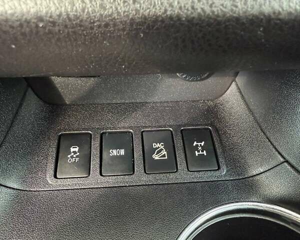 Белый Тойота Хайлендер, объемом двигателя 3.5 л и пробегом 210 тыс. км за 19800 $, фото 28 на Automoto.ua